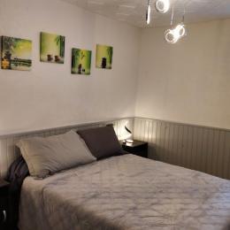 Gîte des 3 pierres - chambre - Location de vacances - Belley