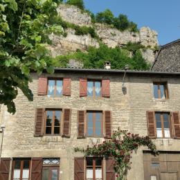 Façade côté village Grand Gîte et Spa Rhône et Vignes - Location de vacances - Saint-Sorlin-en-Bugey