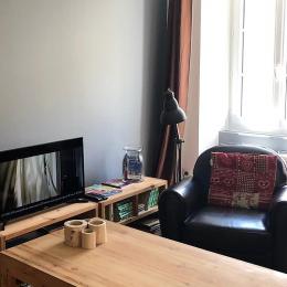 Spacieux appartement aménagé avec charme, au cœur du village-Côté salon - Location de vacances - Lélex