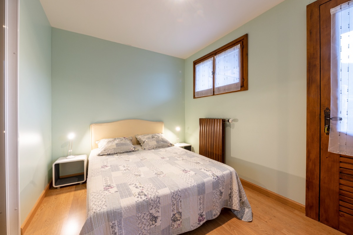 Appartement le Valserine - Chambre avec un lit double  - Location de vacances - Lélex