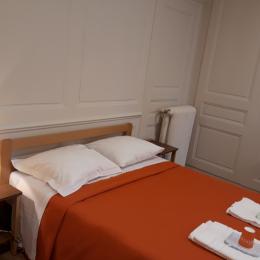 Chambre Double avec BZ - Chambre d'hôtes - Saint-Rambert-en-Bugey