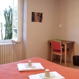 Salle petit déjeuner et repas  - Chambre d'hôtes - Saint-Rambert-en-Bugey