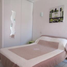 Chambre ( 3 couchages) - Location de vacances - Saint Pierre La Mer