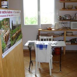 Cuisine, avec entrée sur véranda - Location de vacances - Laissac-Sévérac l'Eglise