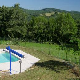 piscine sans vis à vis, vue panoramique sur la vallée de l'Aveyron  - Location de vacances - Saint-André-de-Najac