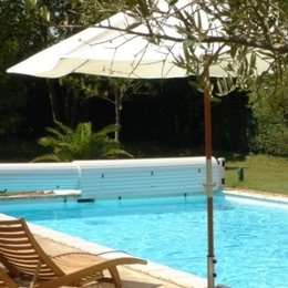 Mas de l'Ecureuil - Vue piscine - Location de vacances - Châteaurenard