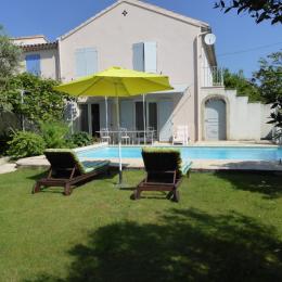 Le Pétoussin Mouriès maison indépendante avec piscine - Location de vacances - Mouriès