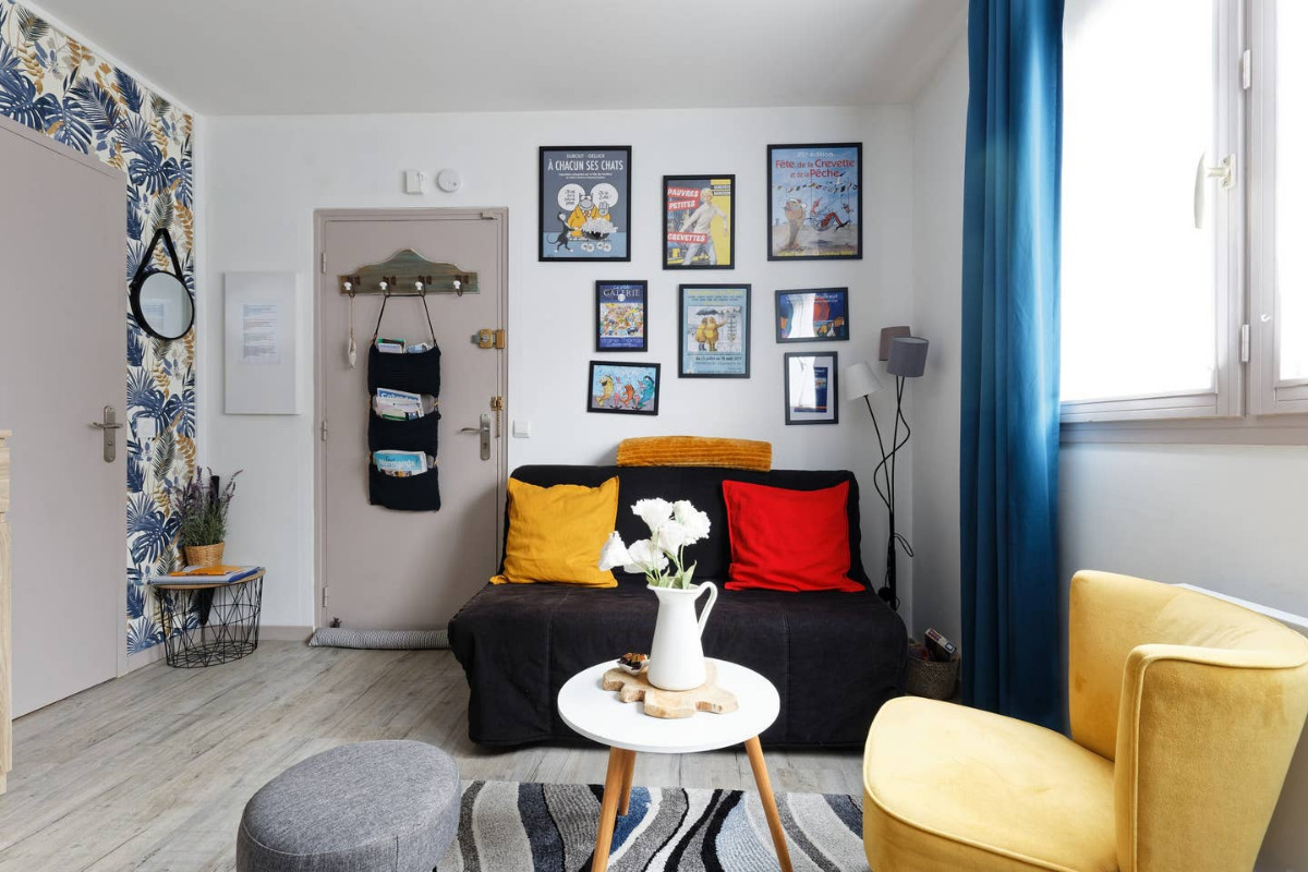 Voici votre salon ou vous pourrez vous reposez après votre découverte de notre jolie région - Location de vacances - Honfleur