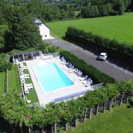 La Grange du Devezou et sa piscine - Location de vacances - Saint-Jacques-des-Blats