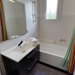 Salle de bain - Location de vacances - Lafeuillade-en-Vézie
