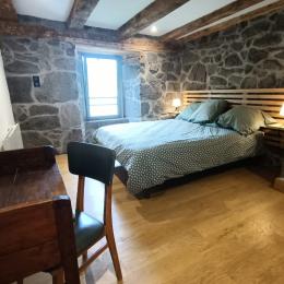 Chambre 1 - lit 160 - Location de vacances - Le Claux