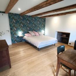 Chambre 2 - lit 160 - Location de vacances - Le Claux