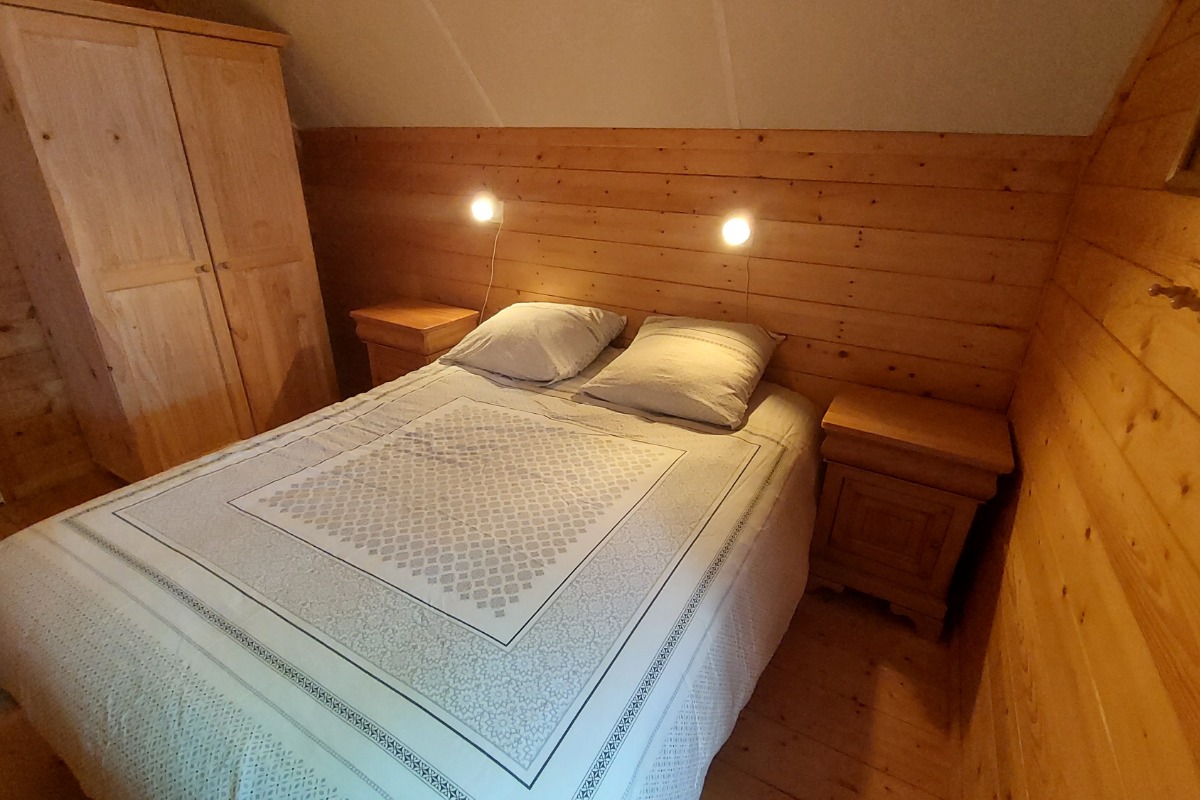 Chambre 1 avec lit en 140*200 - Location de vacances - Beaulieu