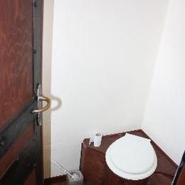 Toilettes sèches indépendantes  - Location de vacances - Landeyrat