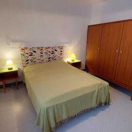 Chambre RDC - 1 lit en 140 - Location de vacances - Neussargues en Pinatelle