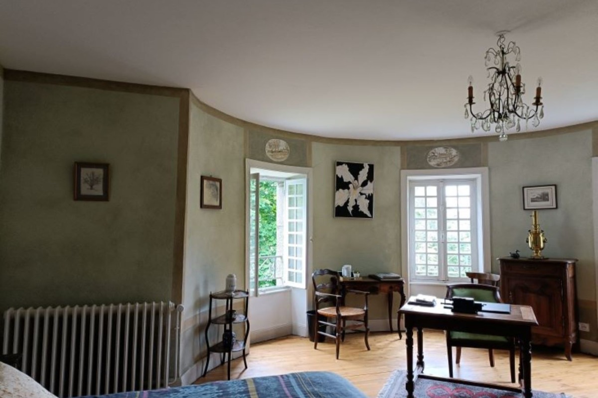 chambre suite de la tour - Chambre d'hôtes - Vic-sur-Cère