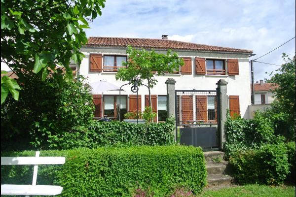 Une chambre - Gîte la Boisse - Rancogne - Location de vacances - Moulins-sur-Tardoire