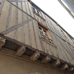 Un immeuble aux colombages
 - Location de vacances - La Rochelle