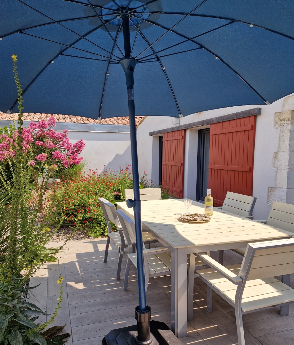 La terrasse sous le parasol - Location de vacances - Saint-Trojan-les-Bains