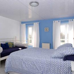 Chambre 1 avec un lit en 140 - Location de vacances - Montpellier-de-Médillan