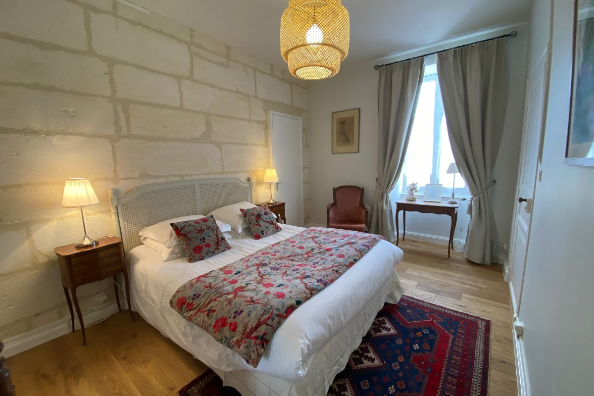 Chambre Garance avec un lit en 160 - Chambre d'hôtes - Boutenac-Touvent