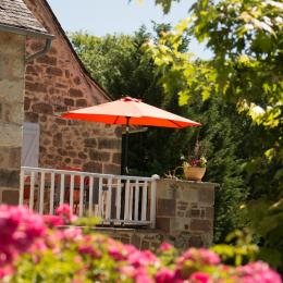 La superbe terrasse du Côté Ouest - Location de vacances - Larche