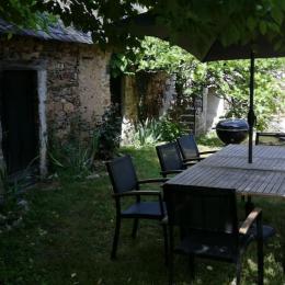 Espace détente et repas extérieur - Location de vacances - Saint-Pardoux-l'Ortigier