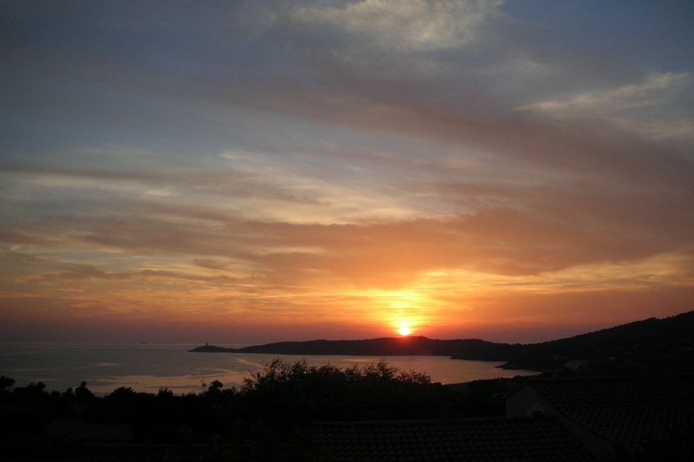 Coucher de soleil depuis la terrasse - Location de vacances - Cargèse