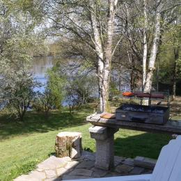 Barbecue vue sur étang - Location de vacances - Glomel