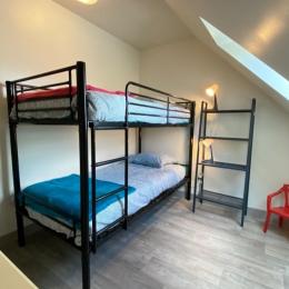 chambre de 6m2 avec lit superposé 90x190 - Location de vacances - Bourbriac