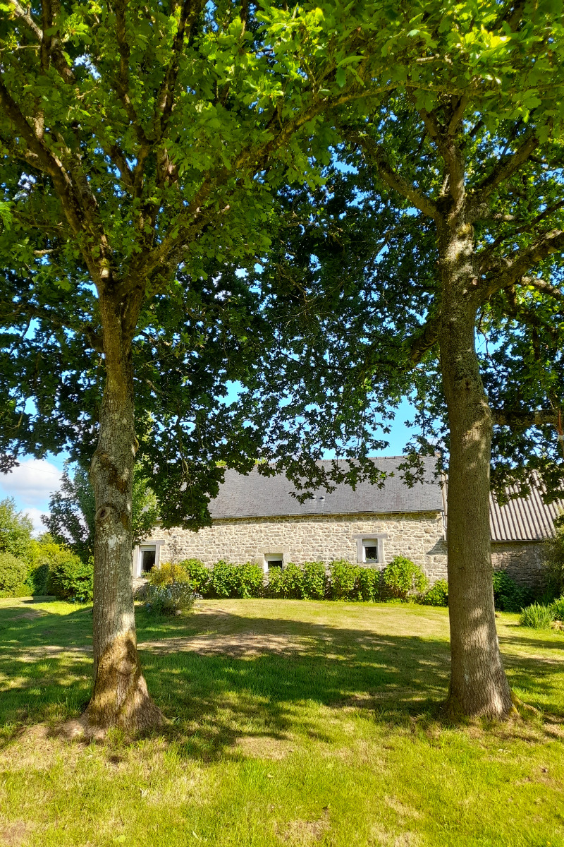 Maison, location Clévacances Bourbriac (Côtes d'Armor, Bretagne) - -A l'ombre des chênes - Location de vacances - Bourbriac