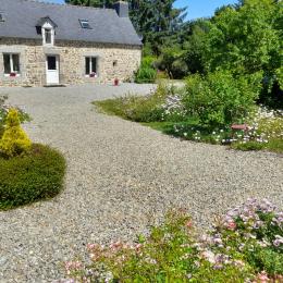 Maison, location Clévacances Bourbriac (Côtes d'Armor, Bretagne) - Tranquillité dans un espace fleuri et verdoyant - Location de vacances - Bourbriac