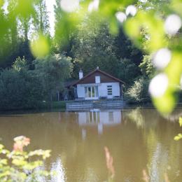 Location de vacances Maison avec étang privé proche Boussac en Creuse - Location de vacances - Saint-Silvain-Bas-le-Roc