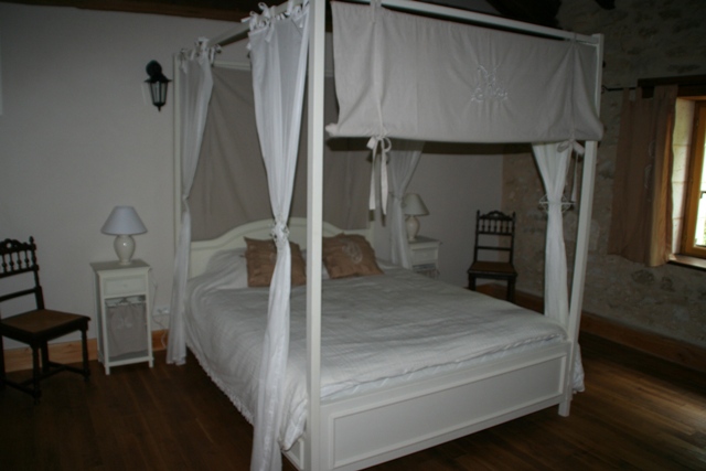 Double bedroom with ensuite shower - Location de vacances - Saint-Pierre-de-Côle