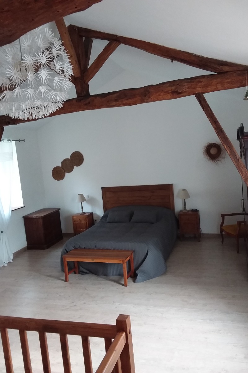 Chambre  lit 1,60m X 2m  - Location de vacances - Allas-les-Mines