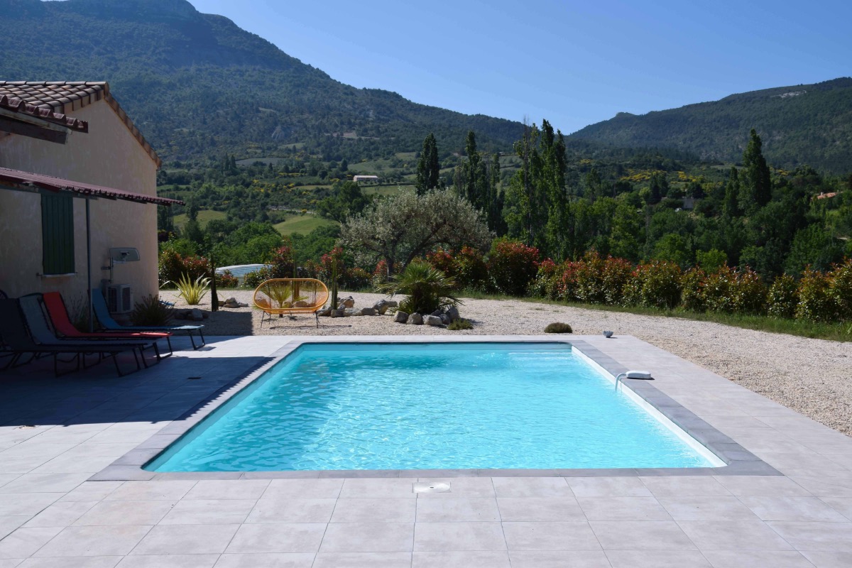 villa avec piscine privée - Location de vacances - La Roche-sur-le-Buis