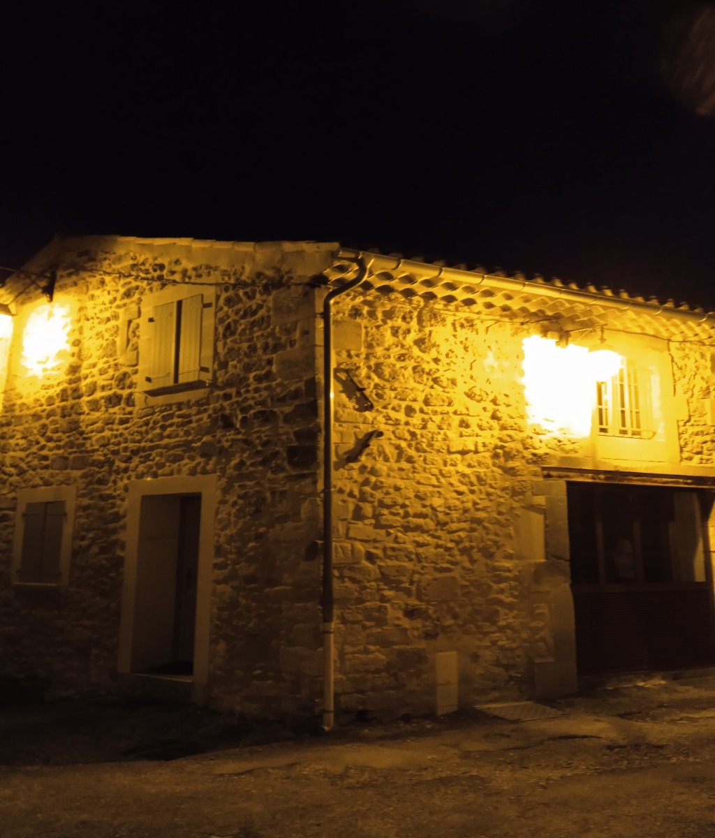 L' HERMITAGE**** : Dans un charmant petit village en sud Drôme Provençale, magnifique gite en pierre, maison entièrement rénovée , Location vacances à Saint-Restitut - Clévacances