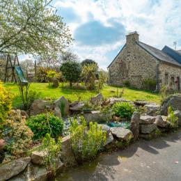 Maison bretonne en pierre avec de grands espaces extérieurs privatifs - Location de vacances - Huelgoat