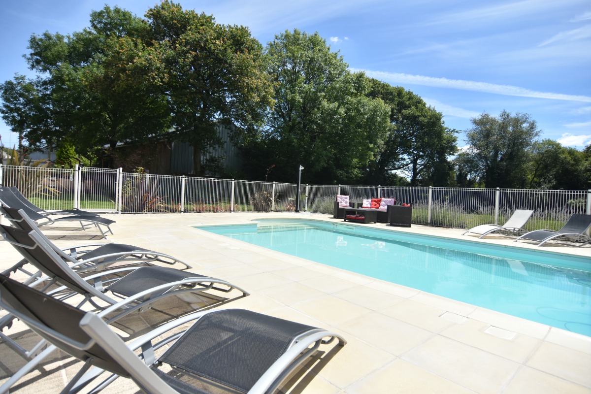 piscine ouverte sécurisée - Location de vacances - Saint-Thois
