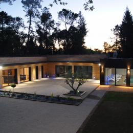 Villa de 250 m² pour 15 personnes avec parking clos et terrain de 12 500 m² - Location de vacances - Sizun