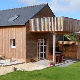 Maison en bois avec 2 terrasses et un balcon et jardin privatif - Location de vacances - Goulven