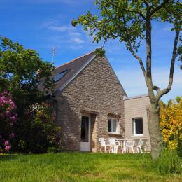 maison en pierre avec terrasse et jardin clos - Location de vacances - Treffiagat