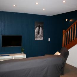 La chambre n°1 et son lit de 140cm - Location de vacances - Plouhinec