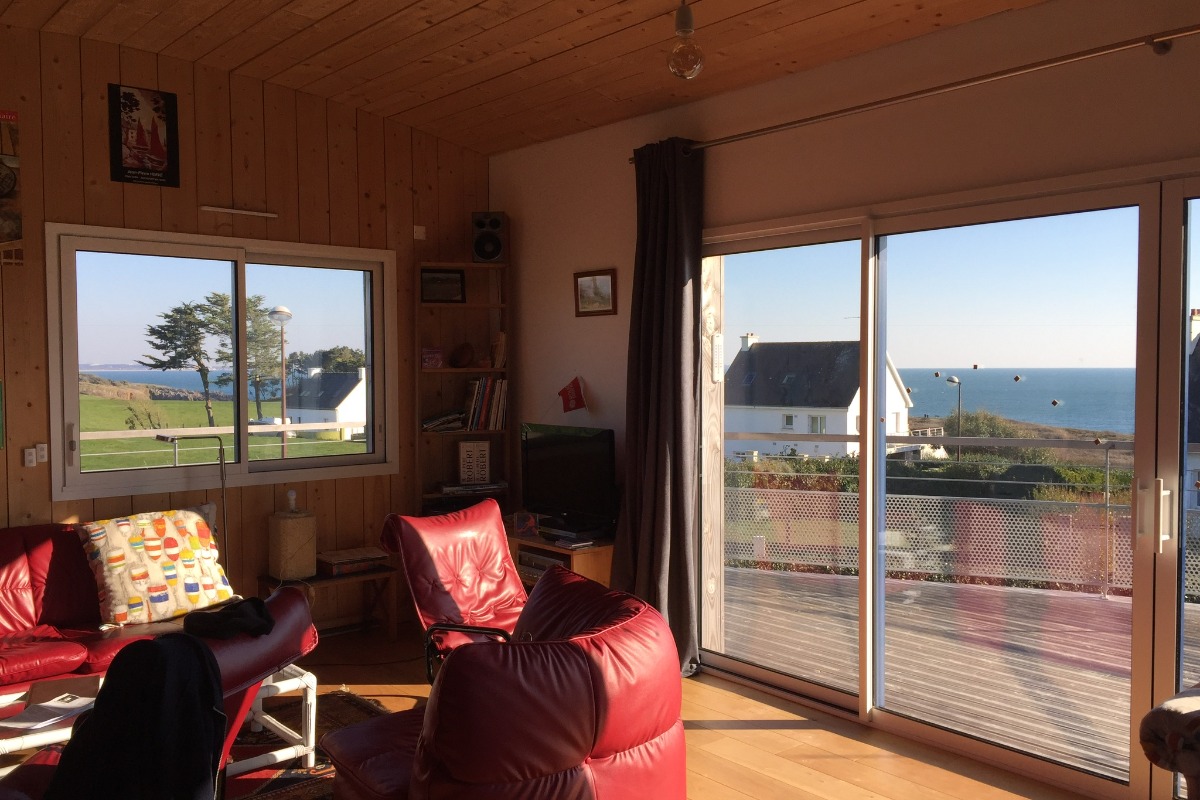 Salon avec balcon et vue mer - Location de vacances - Clohars-Carnoët