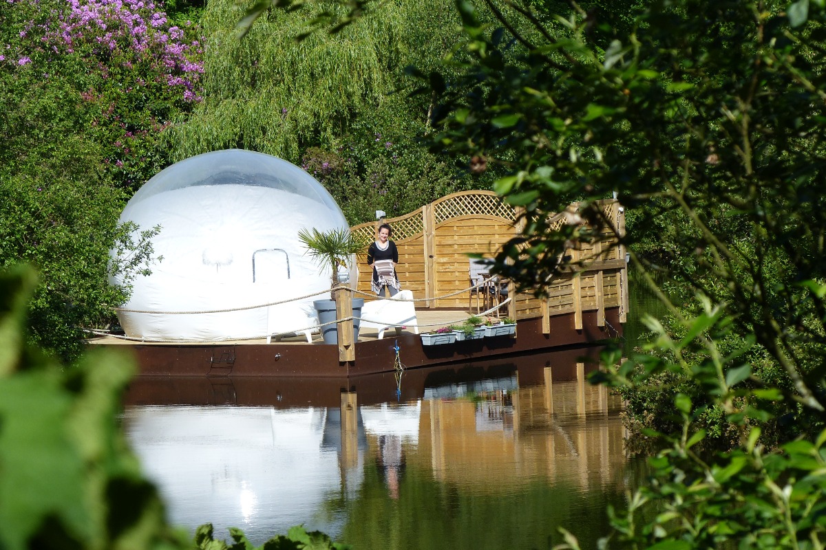 La bulle flottante sur l'étang - Chambre d'hôtes - La Roche-Maurice