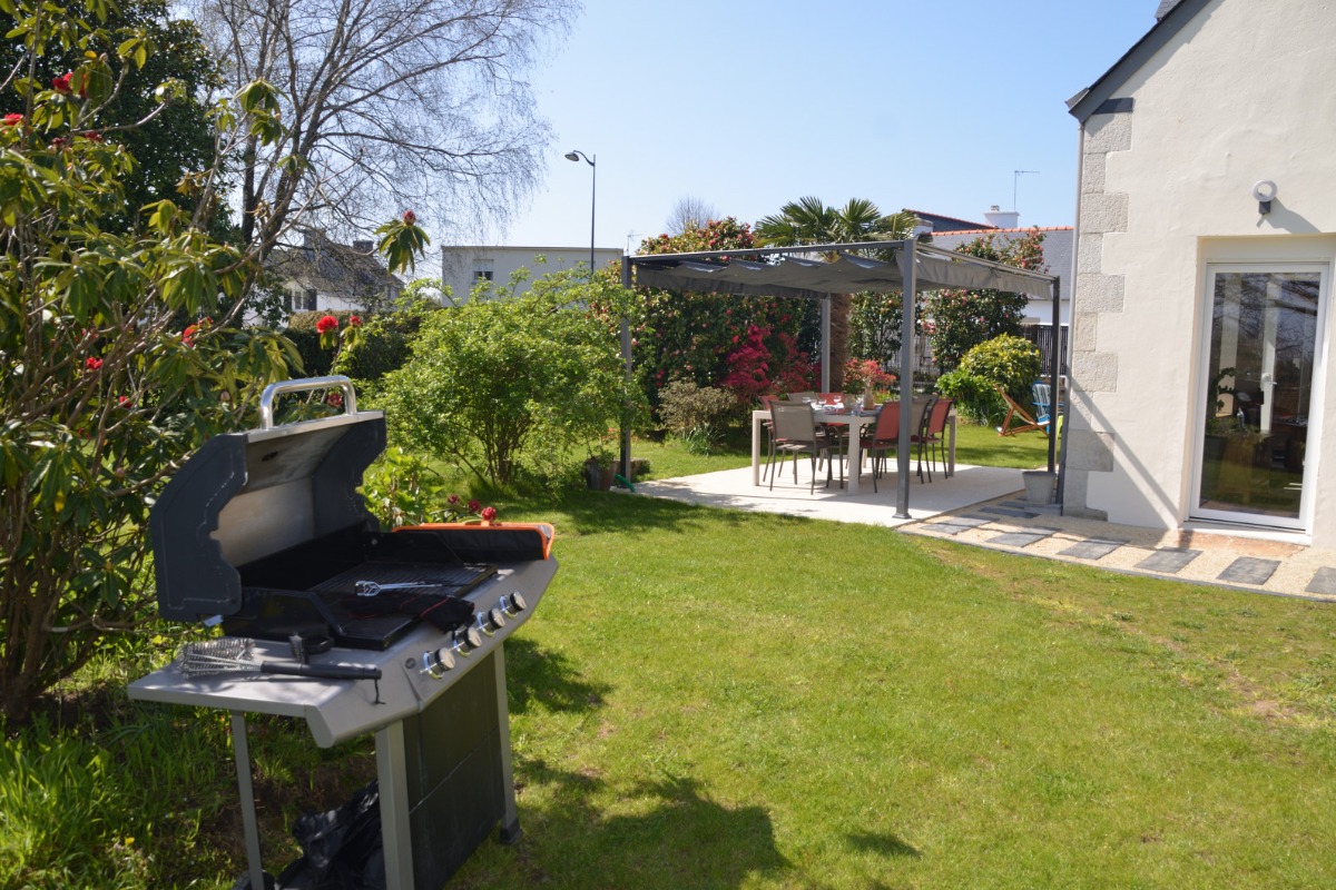 Espace jardin, barbecue, terrasse - Location de vacances - Fouesnant