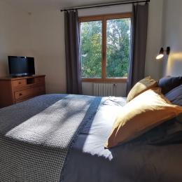 Chambre avec un lit 160 - Location de vacances - Huelgoat