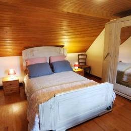 Une chambre avec 1 lit 140 à l'étage - Location de vacances - Combrit