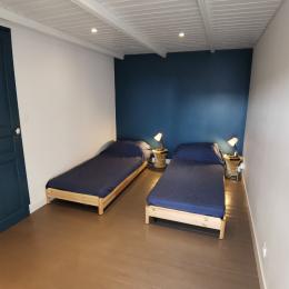 Chambre avec 2 lits 90 - Location de vacances - Plouhinec