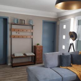 Salon avec accès au trois chambres de la location - Location de vacances - Bénodet